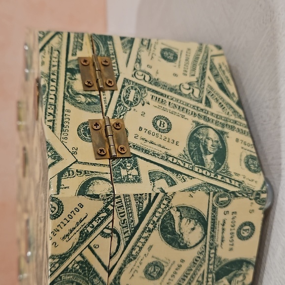 Money themed decoupaged box hand crafted foreign coins keepsake box paper lined - Picture 15 of 16